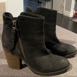 Ryatt Steve Madden bootie 6.5